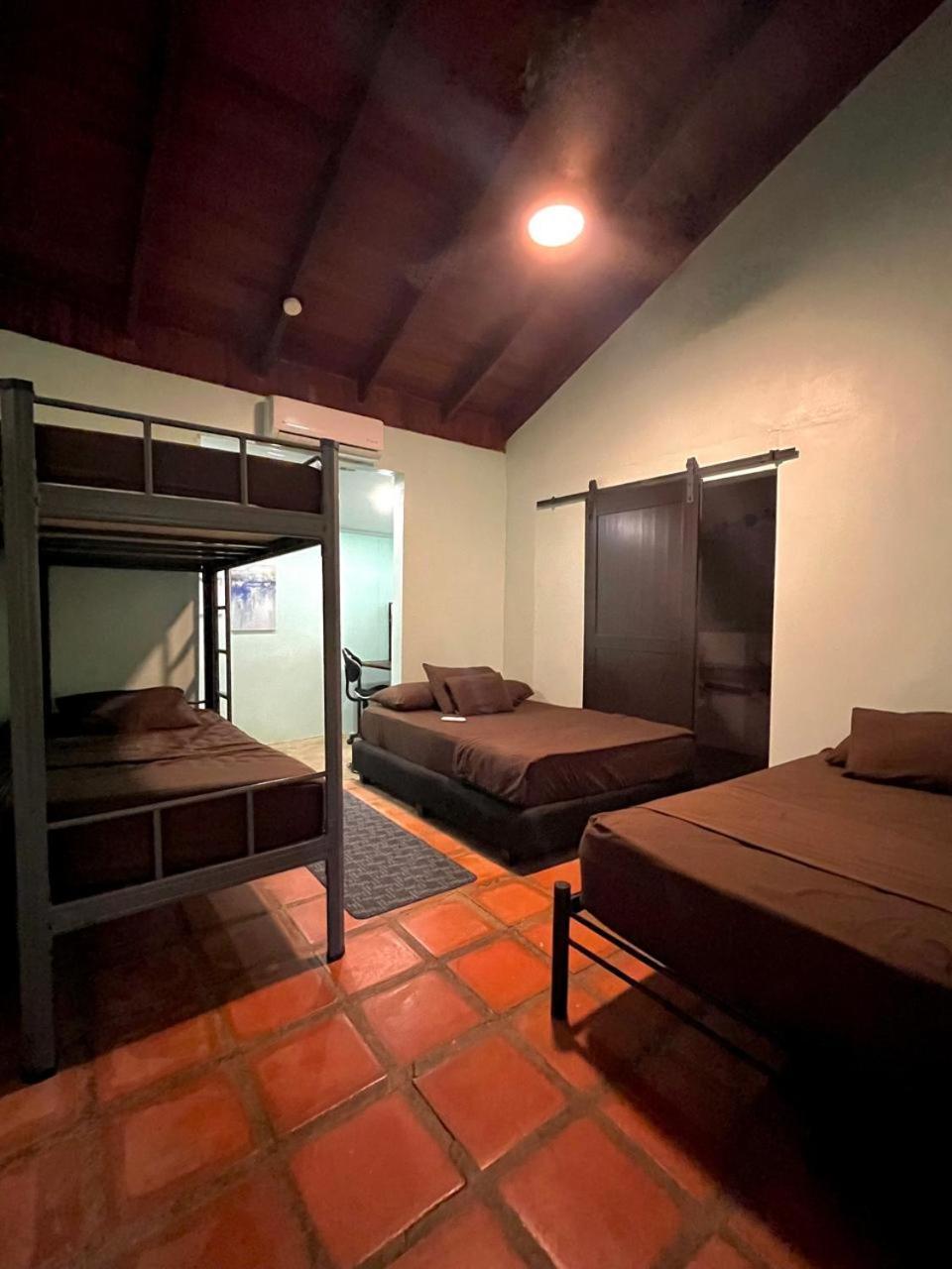 Ostello Tamarindo Backpackers Esterno foto